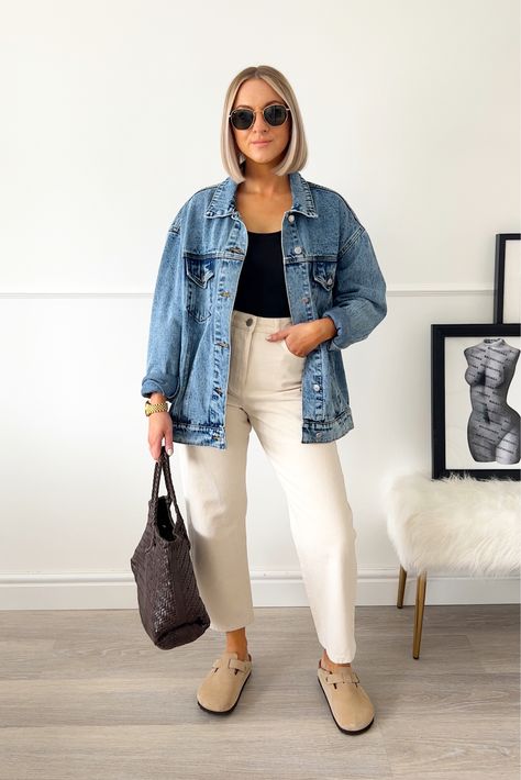 Trendy Tourist Outfit, Mom Cool Outfits, Denim Teacher Outfit, Fall Bridal Outfits Casual, Dark Jeans Summer Outfit, Minimal Women Fashion, Weekend Casual Outfits Fall, Sports Work Outfit, Laundry Day Outfit Ideas