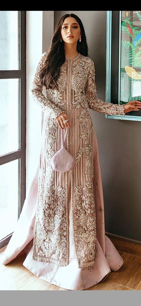 Trending Pakistani Outfits For Wedding, Pakistani Latest Dresses Style 2023, Pak Wedding Dresses, Pakistani Floor Length Dress, Pakistan Party Wear Dresses, Eastern Party Wear, Nikkah Dress For Guest, Pakistani Bridal Embroidery Designs, Pakistani Bridesmaids Dresses