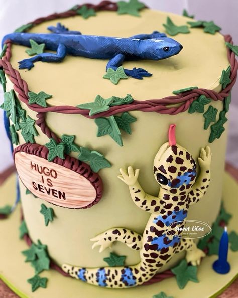 Gecko Cake Ideas, Gecko Cake, Reptile Cake, Lizard Birthday Party, Lizard Cake Ideas, Reptile Cakes For Boys, Geko Lizard Cake, Lizard Birthday Cake Ideas, Geckos Garage Cake