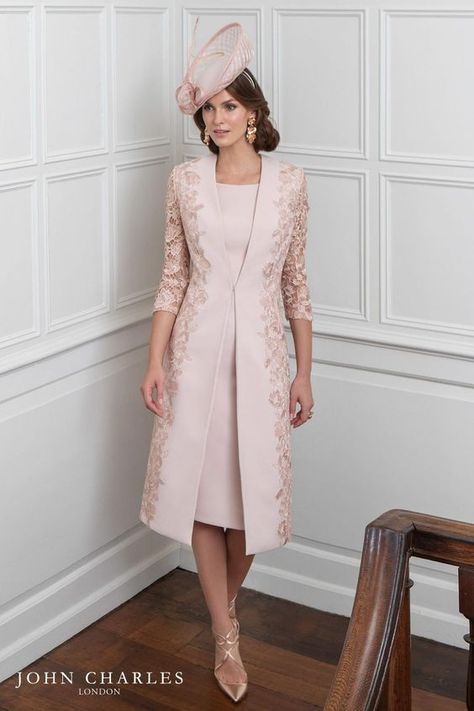 Gorgeous Mother of the Bride outfits - Love Our Wedding Mother Of The Bride Dresses Vintage, Mother Of Groom Outfits, Mother Of The Bride Fashion, Mother Of The Bride Suits, Mother Of The Bride Outfits, Bride Suit, Mother Of The Bride Dresses Long, Mother Of Bride Outfits, Mother Wedding