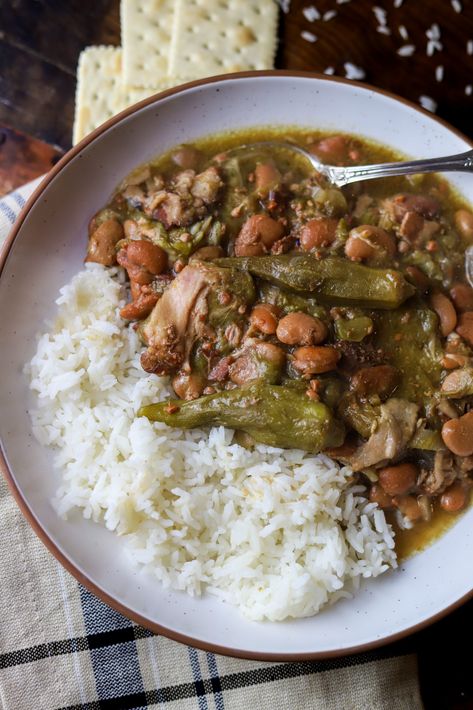 Crockpot Speckled Butter Beans and Okra Stew Butter Beans And Okra Recipe, Crockpot Butter Beans, Speckled Butter Beans, Butter Beans Recipe, Okra Stew, Okra Recipes, Country Recipes, Slow Cook, Vegetable Broth