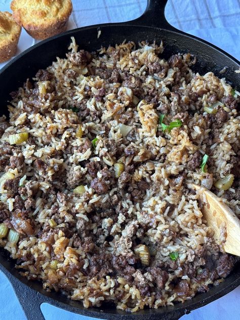 French Onion Beef and Rice French Onion Beef And Rice, Green Stuffed Peppers, Kolache Recipes, Onion Patties, Beef And Rice Casserole, Hamburger Casseroles, French Onion Beef, Survival Recipes, Hamburger Rice