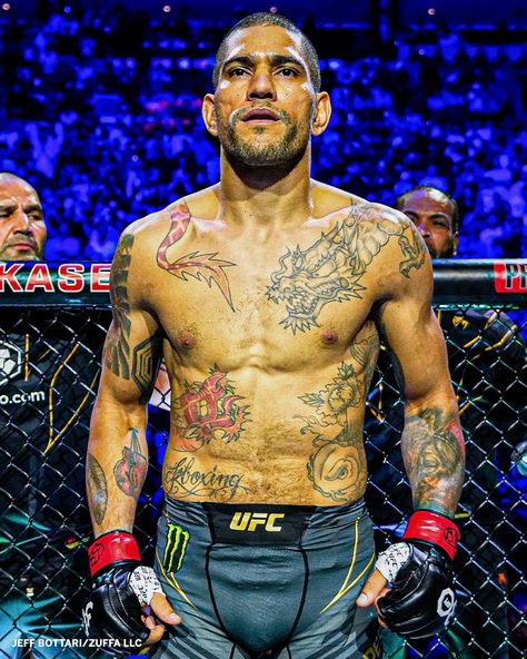 Alex Pereira Tattoo, Ufc Fighters Tattoo, Ufc Fighters Men, Fighter Tattoo, Alex Pereira, Boxing Images, Boxing Posters, Ufc Fighter, Chest Tattoo Men