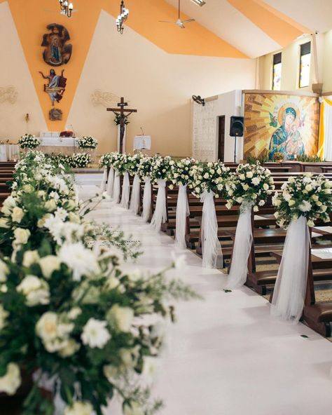 Church Decorations Ideas Wedding, Minimalist Church Wedding Decor, Simple Church Wedding Decorations Aisle, Church Wedding Decorations Aisle Entrance, Church Wedding Decorations Elegant, Wedding Aisle Decorations Church, Catholic Church Wedding Decorations, Church Aisle Flowers, Church Ceremony Decor