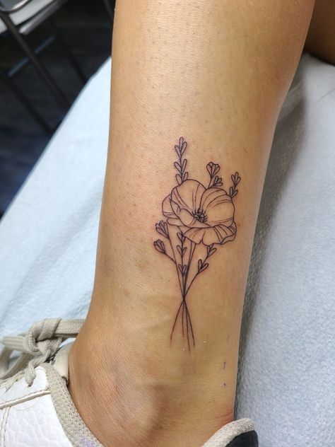 Black outline of a poppy flower tattoo Line Poppy Tattoo, Fine Line Poppy, Fine Line Poppy Tattoo, Ottawa Tattoo, Fine Line Flower Tattoo, Line Flower Tattoo, Poppy Tattoo, Daffodil Tattoo, Poppies Tattoo