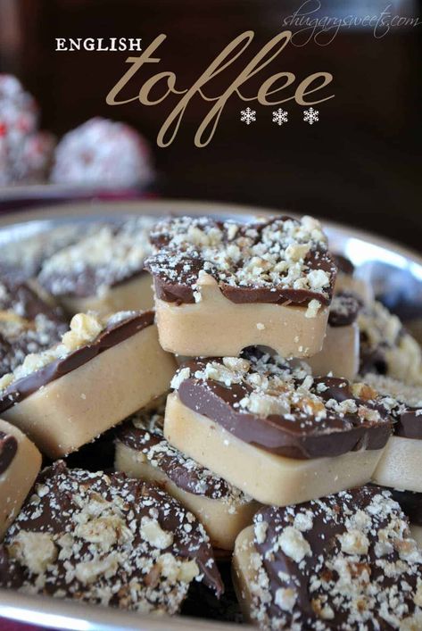 The Best Homemade English Toffee Recipe Toffee Bites, English Toffee Recipe, Almond Toffee, Thanksgiving Appetizer Recipes, Toffee Recipe, Shugary Sweets, English Toffee, Recipes Yummy, Candy Recipes Homemade