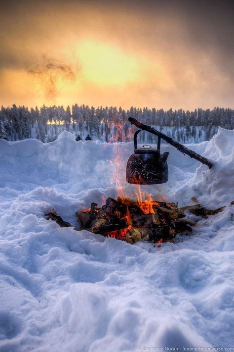 Having winter campfires in northern Finland - Visiting Finland in Winter: Top 15 Winter Activities in Finland Camping Photos, Camping Photo, Camping Aesthetic, Winter Szenen, Winter Camping, Winter Scenery, Camping Activities, Winter Wonder, Family Camping