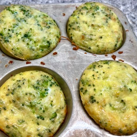 Healthy Broccoli Egg Muffins For Baby & Toddlers (3-ingredients) - BLW For Busy Moms Baby Muffin Recipe, Muffins For Baby, Blw Muffins, Baby Egg Muffins, Blw Egg Bites, Blw Egg Muffins, Egg Muffins For Baby, Toddler Egg Muffins, Baby Egg Bites