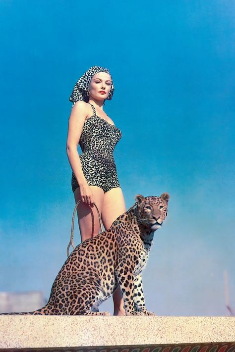 Old Hollywood Hair, Elmore Leonard, Dorothy Lamour, Jean Simmons, Gene Tierney, Leopard Print Swimsuit, Jennifer Jones, Retro Photography, Sharon Tate