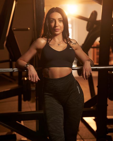 Personal Trainer Branding Photoshoot, Personal Trainer Headshots, Personal Trainer Aesthetic, Personal Trainer Photoshoot, Female Trainers, Gym Trainer, Fitness Photoshoot, Gym Inspo, Fitness Photography