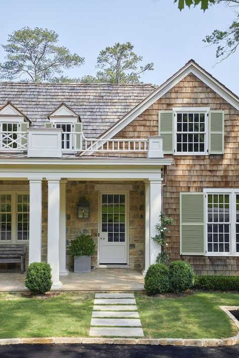 Nantucket Style Homes Exterior, Shingle House Exterior, Nantucket Style Homes, Nantucket Cottage, Shingle House, Green Shutters, Nantucket Style, Homes Exterior, Shingle Exterior