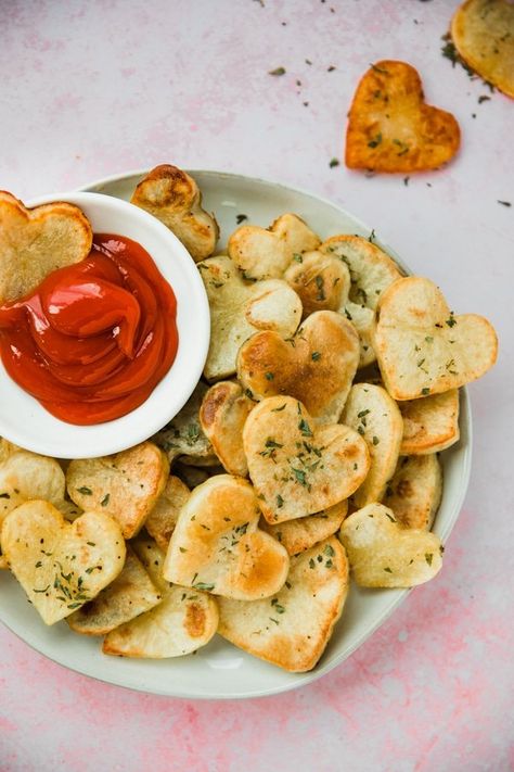 Valentines Snacks, Roasted Potato, Festive Appetizers, Valentine Dinner, Valentines Day Dinner, Snacks To Make, Valentines Day Food, Valentines Food, Snacks Für Party