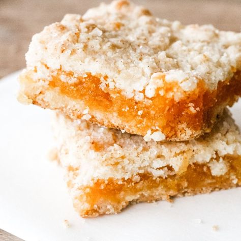 Apricot Squares Recipe, Apricot Bars Recipe, Pan Bars, Dried Apricot Recipes, Apricot Bars, Jam Bars, Apple Crisps, Christmas Cookie Bars, Sweet Lunch