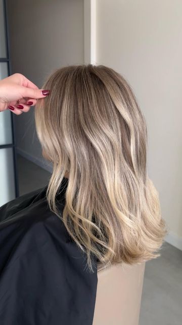 Gentle Blonde Balayage, Medium Thick Blonde Hair, Grown Out Ash Blonde Hair, Beige Blonde With Dimension, Beige Toned Blonde Hair, Lowlights For Blondes Medium Length, Cooler Blonde Balayage, Medium Length Natural Blonde Hair, Dirty Blonde To Platinum Balayage