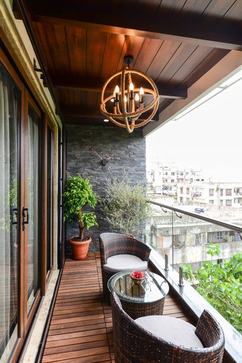 Modern Balcony Design, Balcon Mic, Balkon Decor, Balcony Design Ideas, House Balcony, Small Balcony Garden, Modern Balcony, Balcony Lighting, Balcony Railing Design