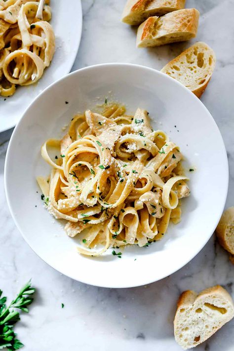 Chicken Alfredo (Instant Pot and Stove Top) | foodiecrush.com #pasta #fettuccine #alfredo #chicken #recipes Easy Chicken Fettuccine, Easy Chicken Fettuccine Alfredo, Fetuchini Alfredo, Instant Pot Chicken Alfredo, Fetuccini Alfredo, Chicken Alfredo Recipe, Chicken Fettuccine Alfredo, Pasta Alfredo, Chicken Fettuccine