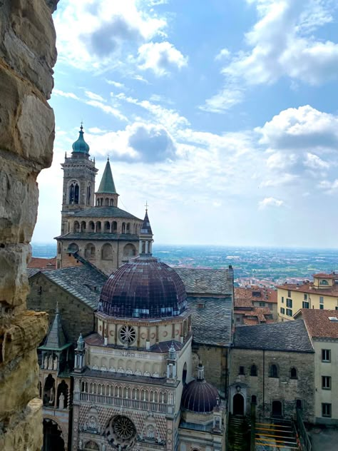 Gondola Lift, City On A Hill, Mediterranean Aesthetic, Italy Vibes, Bergamo Italy, Summer In Italy, Italian Life, Italian City, Italy Summer