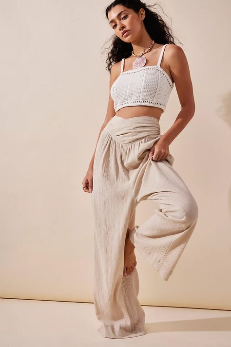 Pack Me Up Pants | Free People Modest Summer Outfits, Outfit Yoga, Dressy Pants, Boho Pants, Flowy Pants, Linen Pants Women, Pilates Workout, Wide Pants, Boho Summer