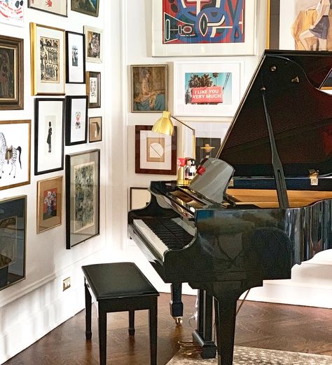 Grand Piano Decor, Grand Piano Living Room, Grand Piano Room, Piano Room Decor, Piano Living Rooms, Baby Grand Piano, Piano Decor, Chicago Apartment, Apartment Makeover