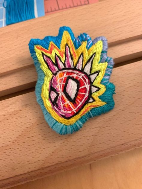 Spider Punk Patch, Spiderverse Embroidery, Jacket With Patches Aesthetic, Cute Pins Aesthetic, Anime Custom Clothes, Jacket With Pins And Patches, Pins On Jacket, Spider Man Embroidery, Punk Embroidery Ideas