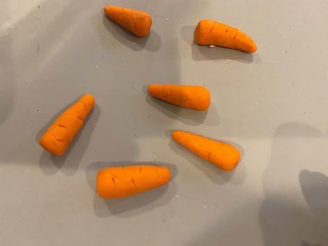 DIY Carrot Nose - The Crafty Decorator Birch Projects, Business Brainstorming, Crafty Decorator, Diy Snowman Decorations, How To Make Orange, Mini Carrots, Chakra Health, Small Snowman, Christmas Door Decoration