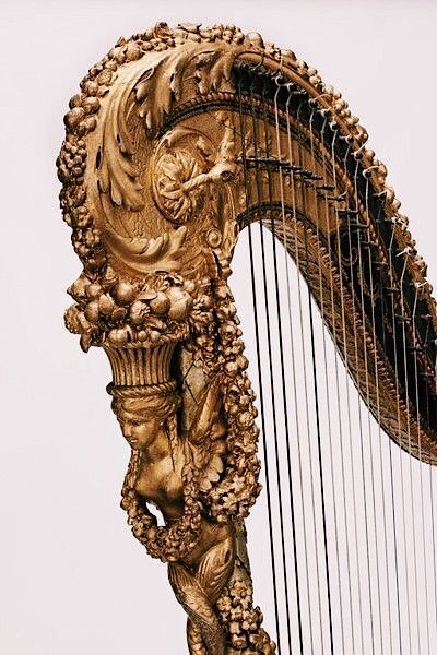 Gold harp aesthetic #harp #harpist #gold #music Apollo's Cabin, Golden Aesthetics, Apollo Aesthetic, Apollo Cabin, Harp Music, Half Elf, Greek Gods And Goddesses, Harbin, Gold Aesthetic