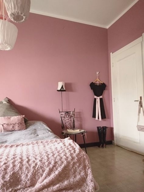 Descent paint colour fresh home decor idea 2023 Rose Wall Color Bedrooms, Rose Pink Bedroom Walls Paint Colors, Room Inspo Color Scheme, Dark Pink Walls, Dark Pink Room, Room Painting Bedroom, Room Color Ideas Bedroom, Best Bedroom Paint Colors, Pink Bedroom Walls