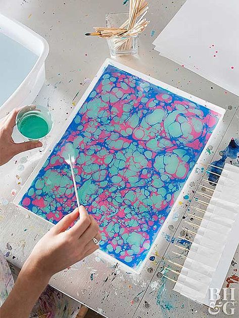 How to Marbleize Paper Marble Paper Art, Marble Paper Diy, Marbleized Paper, Paper Marbling, Marbling Fabric, Marbling Techniques, Diy Marble, Marble Painting, Paper Diy