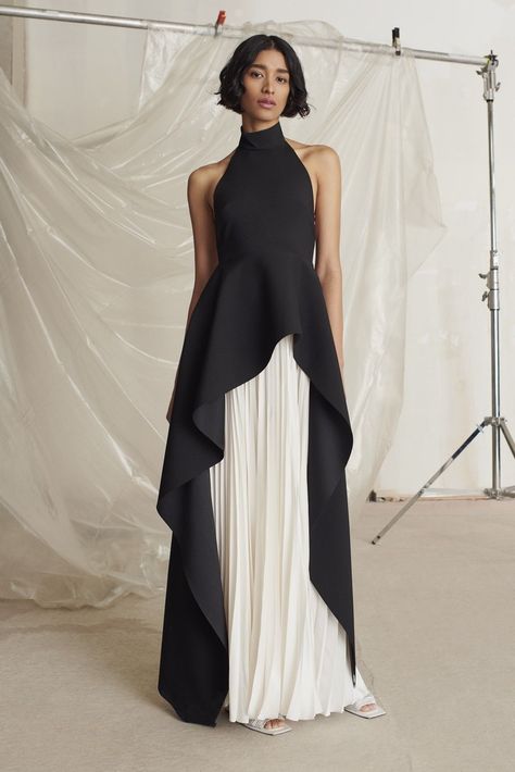 Halter Evening Dress, Alternative Wedding Dresses, Halter Gown, Pleated Long Skirt, Top Skirt Set, Looks Black, Long Skirts, Minimal Chic, Alternative Wedding