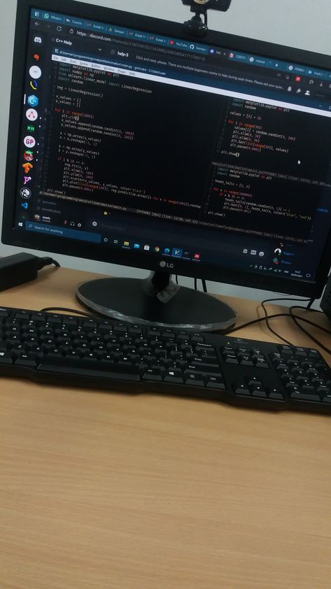 Computer Snapchat Story, Komputer Kantor Aesthetic, Lab Komputer, Pap Kerja, Hacker Laptop, Pc Snap, Computer Hacker, Computer Center, Game Programming