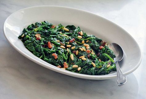 Spinach with Raisins and Pine Nuts Recipe | Leite's Culinaria Chickpeas Spinach Recipe, Pasta Toppings, Longevity Recipes, Pine Nut Recipes, Longevity Diet, Health Dinner, Spinach Recipes, Healthy Meals For Two, Greens Recipe