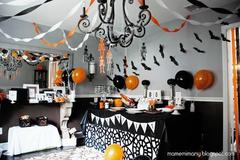 Kids Halloween Party Decorations, Moldes Halloween, Postres Halloween, Halloween Themed Birthday Party, Dekorasi Halloween, Halloween Party Decor Diy, Hallowen Ideas, Casa Halloween, Creepy Decor