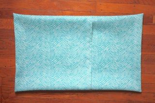 How to Sew an Envelope Pillow Cover : 8 Steps (with Pictures) - Instructables Baby Pillow Diy, Pillows To Make, Pillow Case Crafts, Envelope Pillow Cover, Envelope Pillowcase, Sew Pillow, Pillow Covers Tutorial, No Sew Pillow Covers, Pillow Cases Tutorials