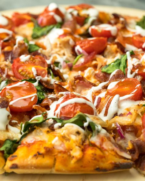 Spicy Chicken Pizza Recipe by Tasty Spicy Chicken Pizza Recipes, Spicy Chicken Pizza, Pizza Ovens, Spicy Pizza, Chicken Pizza Recipes, Pizza Flavors, Chicken Pizza, Pizza Hut, Good Pizza