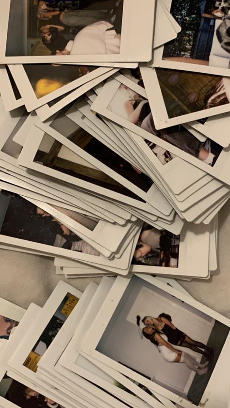 Poloride Camera Aesthetic, Instax Photos Aesthetic, Polaroid Photos Aesthetic, Instax Photos Ideas, Insta Camera Polaroid Ideas, Polaroid Camera Aesthetic, Insta Camera Polaroid, Polaroids Aesthetic, Poloroid Camera Vintage