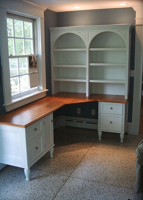 Craft Library Room, Creative Desk Ideas, Bookcase Desk Combo, Tiny Craft Room, Corner Desk Ideas, Bookcase And Desk, Craft Room Desk, Tiny House Furniture, Pretty Furniture