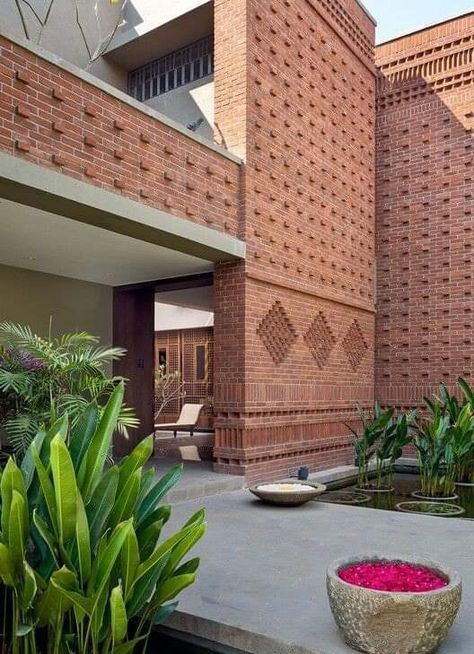 Brick Elevation Design, Brick Wall Exterior House, Brick Facade House, Brick Facade Design, Brick Wall Architecture, Brick Exterior Design, Brick Wall Decor Ideas, Modern Brick Wall, Brick Elevation