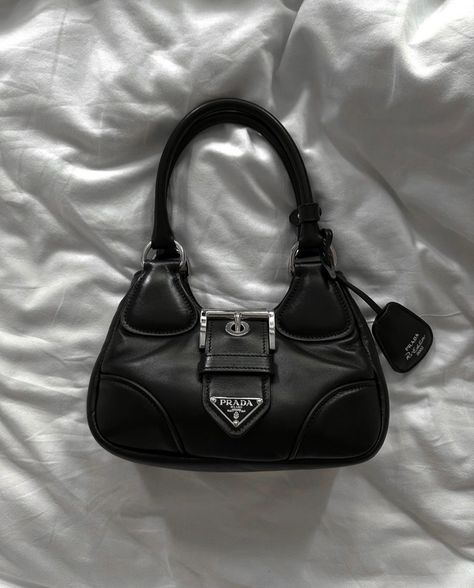 Mini Bag Aesthetic, Designer Bags Black, Black Designer Bags, Vintage Designer Bags, Expensive Bag, Prada Fashion, Aesthetic Bags, Hot Bags, Fashion Influencer