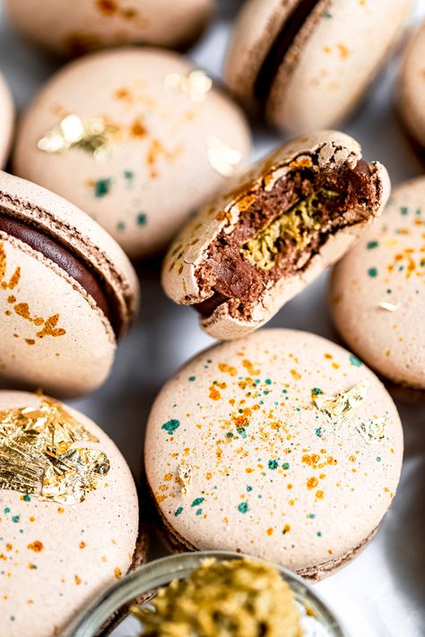 Butterfinger Macarons, Fall Flavored Macarons, Unique Macaron Flavors, Winter Macarons, Thanksgiving Macarons, Macaron Inspiration, Fall Macarons, Luxury Cookies, Macaron Designs