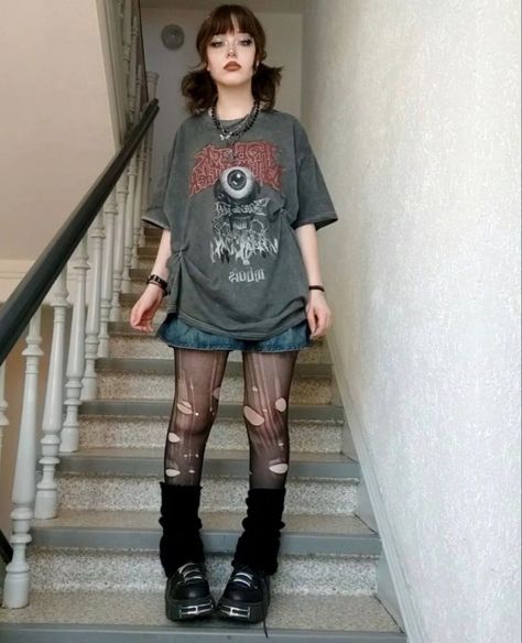 Short Sleeve Grunge Outfits, Alt Outfit Ideas Midsize, Loose Grunge Outfit, Alternative Punk Outfits, Midwest Emo Concert Outfit, Comfortable Punk Outfits, Alt Tshirt Outfits, Summer Alternative Outfits Grunge, Goth T Shirt Outfit