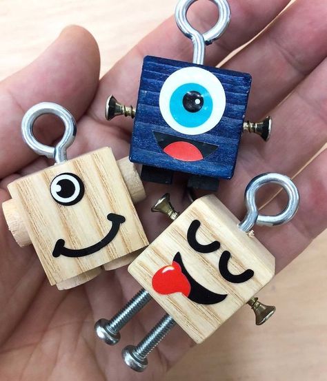 Wood Projects Cute, Kid Wood Projects Easy, Wooden People Crafts, Handcraft Ideas To Sell, Simple Wood Projects For Kids, Easy Wood Projects For Kids, Little Wood Projects, Wood Crafts For Kids, Kids Woodworking Projects