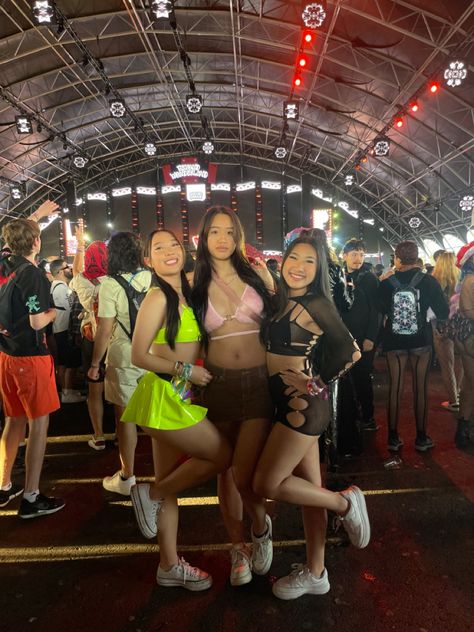 Abg Outfits Rave, Asian Rave Outfit, Beyond Wonderland Outfit Rave, Beyond Wonderland Outfit, Wonderland Outfit, Lollapalooza Outfit, Rave Concert, Beyond Wonderland, Festival Fits