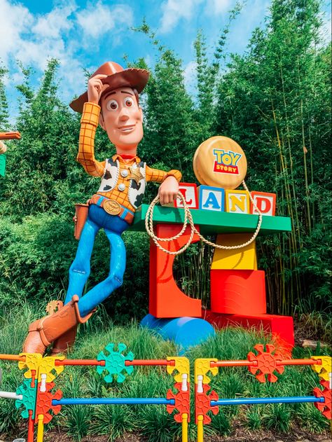 Disney Hollywood Studios, Disney World Hollywood Studios, Toy Story Land, Disney Parque, Disney World Tickets, Splash Mountain, Disney Orlando, Space Mountain, Hollywood Studios Disney