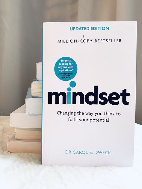 Carol Dweck Mindset, Growth Mindset Book, Carol Dweck, Best Self Help Books, Improvement Books, Self Development Books, Recommended Books To Read, Inspirational Books To Read, Psychology Books