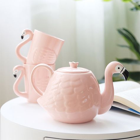 Ceramic Tea Set, Pottery Teapots, Teapots And Cups, Pink Ceramic, Ceramics Projects, Ceramics Ideas Pottery, Cool Mugs, Ceramic Teapots, Pink Flamingo