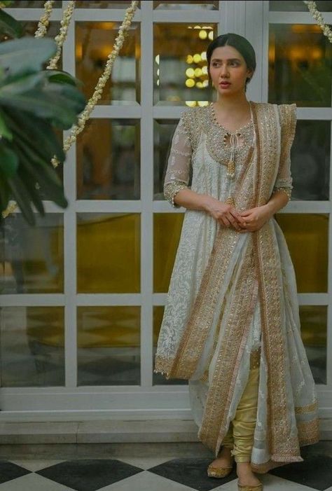 Mahira Khan Wedding, Mahira Khan Dresses, भारतीय दुल्हन संबंधी, डिजाइनर कपड़े, Shadi Dresses, Desi Wedding Dresses, Bridal Dresses Pakistan, Mahira Khan, Pakistani Wedding Outfits