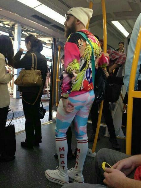 Awesome outfit Funny People, Fashion Fail, Hipster Pictures, Mode Hipster, Bad Fashion, Weird Fashion, Style Mistakes, Memes Br, Reaction Pics