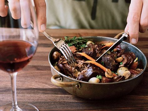 Short Rib Bourguignon Wine Dishes, Braised Recipes, Boneless Short Ribs, Red Wine Recipe, Traditional French Recipes, Stew Beef, Marinated Vegetables, Recipes Meat, Meal Inspiration