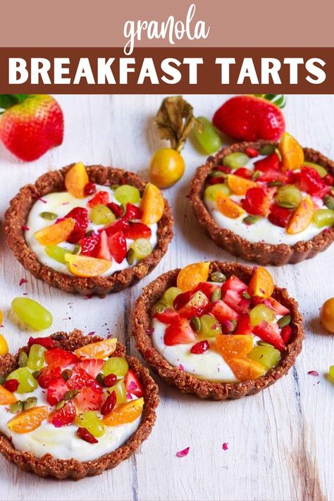 Granola Breakfast Tarts | BEST Breakfast Recipes | Fall Breakfast Ideas Breakfast Tarts, Fall Breakfast Ideas, Healthy Easy Breakfast, Breakfast Tart, Granola Parfait, Easy Breakfast Recipe, Tart Filling, Granola Breakfast, Oatmeal Bowls