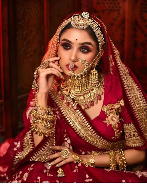 Rajasthani Makeup Look, Indian Bridal Wear Red, Shoot Background, Latest Bridal Makeup, Indian Wedding Pictures, Makeup Shoot, Bridal Pose, Best Indian Wedding Dresses, Indian Wedding Poses